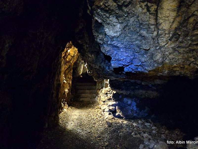 Jaskinia Wierzchowska